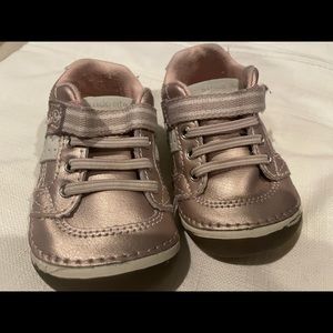 Stride Rite SRtech Soft Motion Artie Shoe / Pink  size Toddler 4W